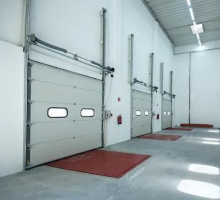 650N/M2 Rüzgar Basıncı Endüstriyel Bölüm Kapıları Bölüm Garaj Kapısı Avrupa Standart Kaliteli Modern Kapı