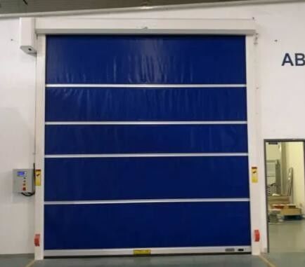 Su geçirmez Yüksek Hızlı Roll Up Kapı Hızlı Silindir Kapılar Büyük Yüzey PVC Perde ile İyi Yalıtımlı Etki