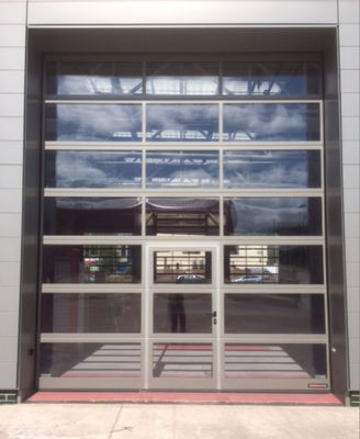 Rüzgar Direnci Alüminyum Seksiyonel Kapılar Modern seksiyonel havai tam görünüm Pürüzsüz Yalıtımlı Cam Garaj kapısı