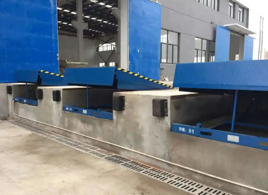 Özelleştirilebilir platform boyutu ve dudak uzunluğu ile galvanizli bitiş yükleme iskeleti seviyeleyicisi 6 ton elektrikli hidrolik platform
