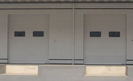 Alüminyum Sınırlı Beyaz Polyurethane köpüklü yalıtımlı bölüm kapıları Toptan İyi fiyat Otomatik