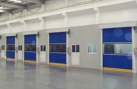 Termal yalıtım kolay kurulumlu otomatik endüstriyel depo dok yığımı hızlı rulo kapıları