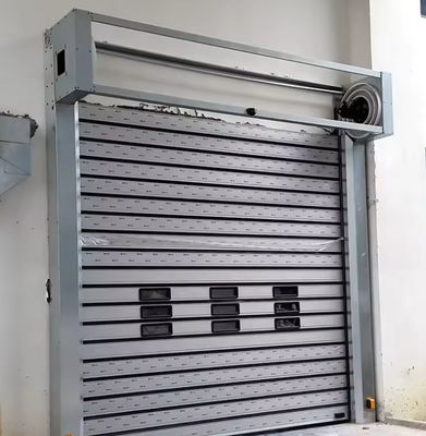 Hız Spiral Kapı 0.8m/s Açma 0.75KW Motor Gücü Fotoelektrik Sensör Güvenlik Sistemi