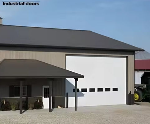 Gürültü azaltma çelik üst bölüm kapısı toz kaplı bitirme Endüstriyel yalıtımlı kapılar