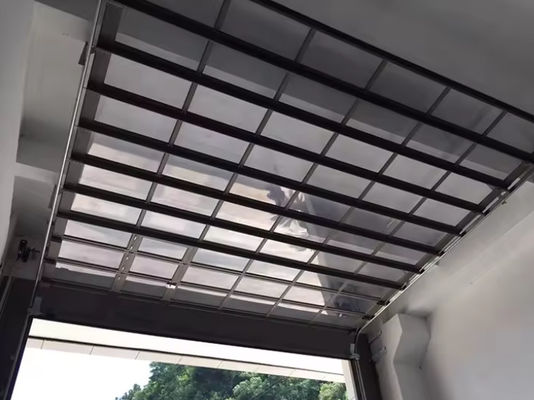 Modern Alüminyum Bölüm Kapısı Çeşitli Renklerde Çift Camlı 9x8 9x7 16x7 Modern üst kapı tam manzaralı