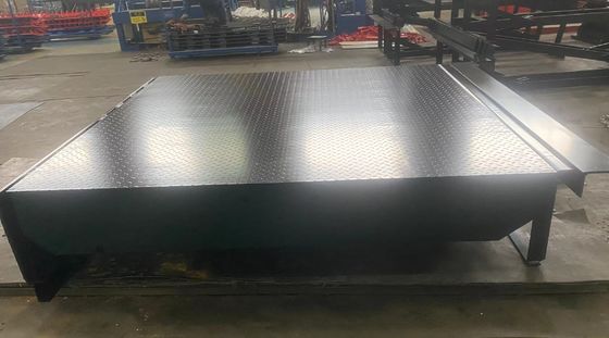 Güvenlik Zinciri ve Baskı Düğmesi Denetimleri ile Özelleştirilebilir Elektrikli Hidrolik Yükleme Dock Niveleci