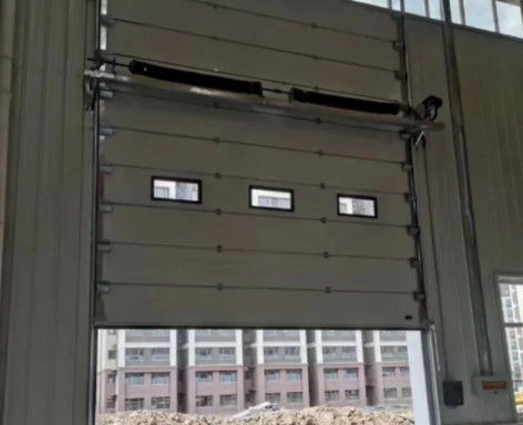 Tozla kaplanmış yalıtımlı bölüm kapıları Fabrika Çift üst kat yalıtımlı bölüm dikey