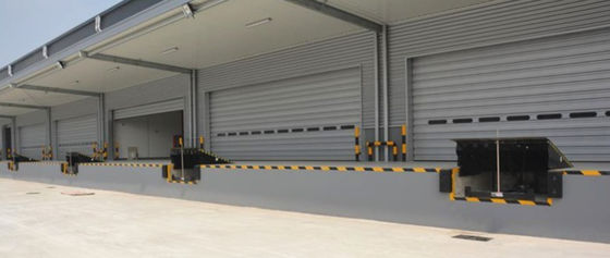 Galvanizli bitirme özel depo atölyesi otomatik dok plakası hidrolik güç kaynağı ile dok kapı seviyeleyicileri