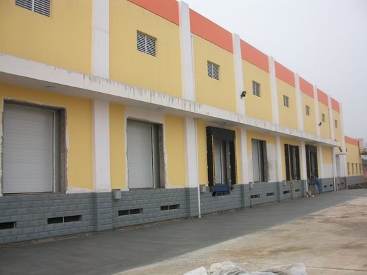Ticari Bölüm Kapıları 50mm-80mm Kalınlığı İzole Bölüm Garaj Kapısı Seçmeli Havalandırma