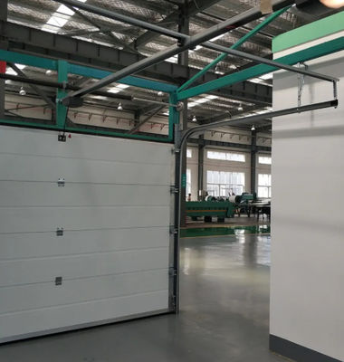 Gri çelik yalıtımlı bölümsel üst kapı 50mm-80mm Kalınlığı ticari bölümsel kapılar için