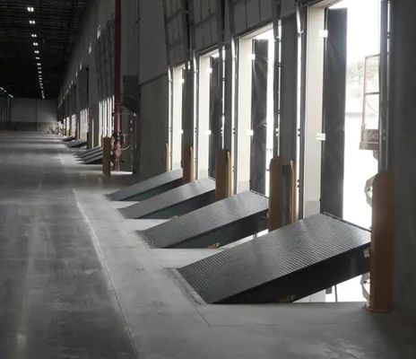 Düzenlenebilir Hidrolik Depo El Kontrollü Uzaktan Denetimli Dock Kapı Düzleştiricileri Atölyesi Otomatik Dock Plate Dock Kapı Düzleştiricileri Lojistik Merkezi için