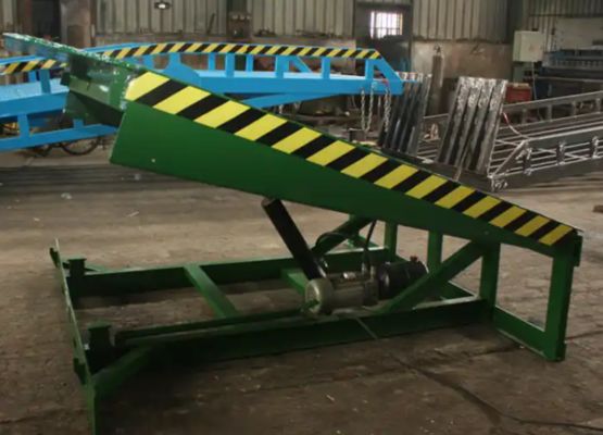 Atölye Otomatik Toptan Satış Fabrika Fiyatı Sabit Hidrolik Rampa 8-15 Ton Platform Kaldırma Rampa Forklift Rampası Yükleme Rampası