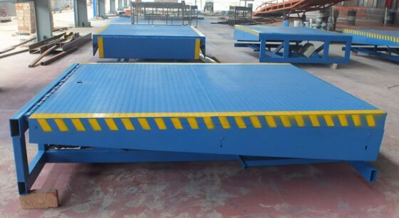 Otomatik Dock Plate Dock Door Levelers Güvenli Tasarım Üretim Elektrikli Hidrolik Dock Leveler 6-15 Ton Fabrika Yükleme Konteyneri Dock Leveler