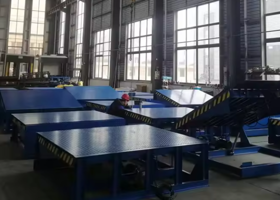 Fabrika 6-20Ton Dock Door Levelers Workshop Düzenlenebilir Hidrolik Dock Ramp Kamyon Konteyner Yükleme Asansör Platformu