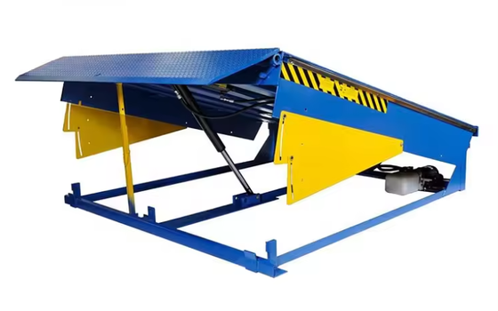 DESEO Fabrikası 6 Ton Durağan Yükleme Köprüsü Konteyner Rampalar Liman Kapısı Düzleştiriciler Atölyesi Otomatik Liman Plakası Özelleştirilebilir Güverte Yüksekliği