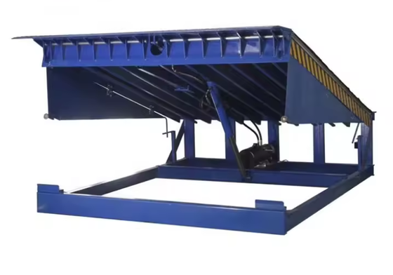 DESEO Fabrikası 6 Ton Durağan Yükleme Köprüsü Konteyner Rampalar Liman Kapısı Düzleştiriciler Atölyesi Otomatik Liman Plakası Özelleştirilebilir Güverte Yüksekliği