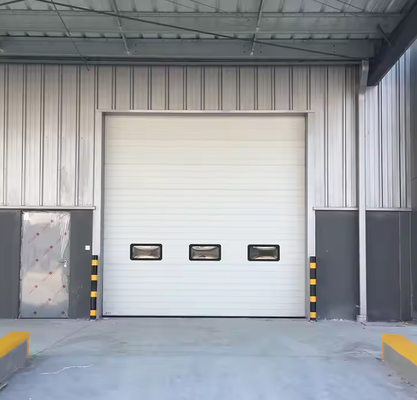Çifte derili kapı paneli Ticari Bölümsel Kapılar İtfaiye İstasyonu Endüstriyel Bölüm Kapılar Bölümsel Çelik Kapılar Fabrika Depo Uygulaması