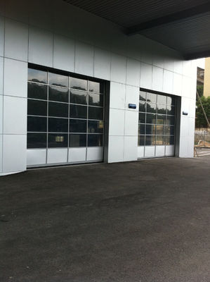 Büyük Boy Alüminyum Cam Garaj Kapıları Elektrikli Koşu 40mm Panel Kalınlığı
