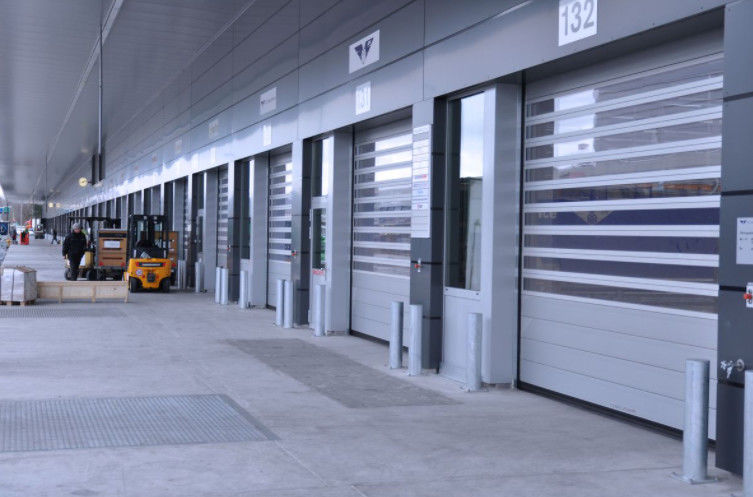 Uzaktan Kumanda Yüksek Hızlı Spiral Kapı Otomatik Yalıtım Alüminyum Alaşımlı Panel 380V 50Hz