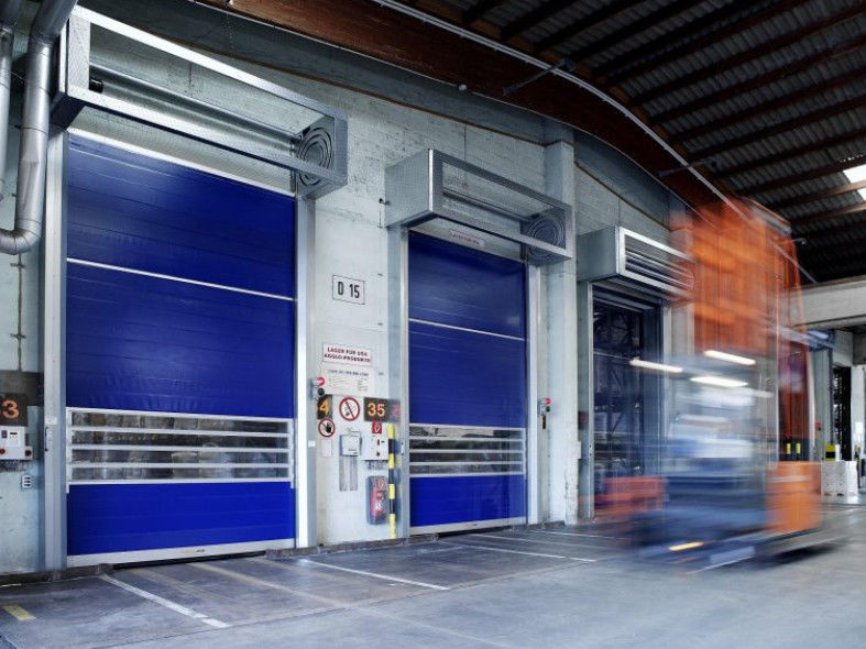 Yüksek Hızlı PVC Yükseltilmiş Hızlı Perde Kapısı 304 Paslanmaz Çelik Malzemesi Güvenli ve Dayanıklı Tanıtım Hızlı Kumaş Rüzgar Dayanıklı