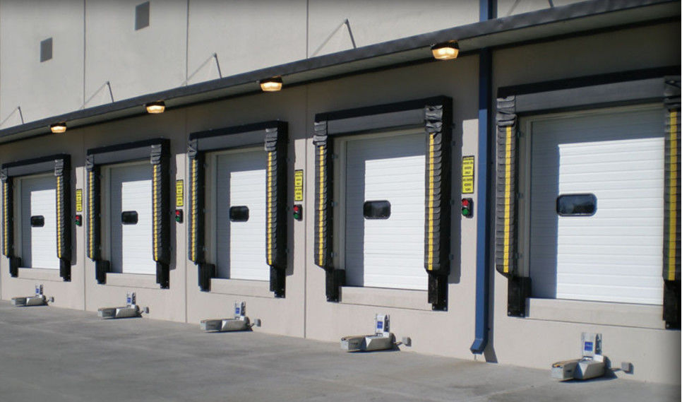 Özel Renkli PVC Düşük Bakımlı Dock Kapı Sığınakları Yükleme Sistemi Otomatik PVC Dock Sızdırmaları Depo Endüstriyel