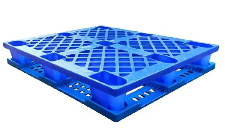 Tekrar kullanılabilir Ağır endüstriyel büyük 4 yönlü HDPE paleti sıcak damgalama ve ipek baskı logo iki yüzlü