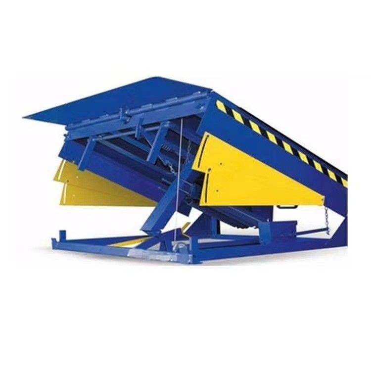 Atölye Otomatik Dock Plate Dock Door Levelers 25000-40000LBS Güvenli Tasarım Kapasitesi 30000 Lbs Platform Boyutu Özelleştirilebilir