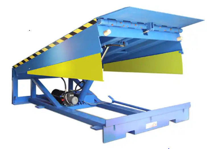 Elektrik Atölyesi Otomatik Dock Plate Dock Door Levelers 25000-40000LBS Güvenli Tasarım Tozla Kaplanmış